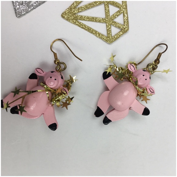 Pink Piggy & Star Earrings - Picture 2 of 3